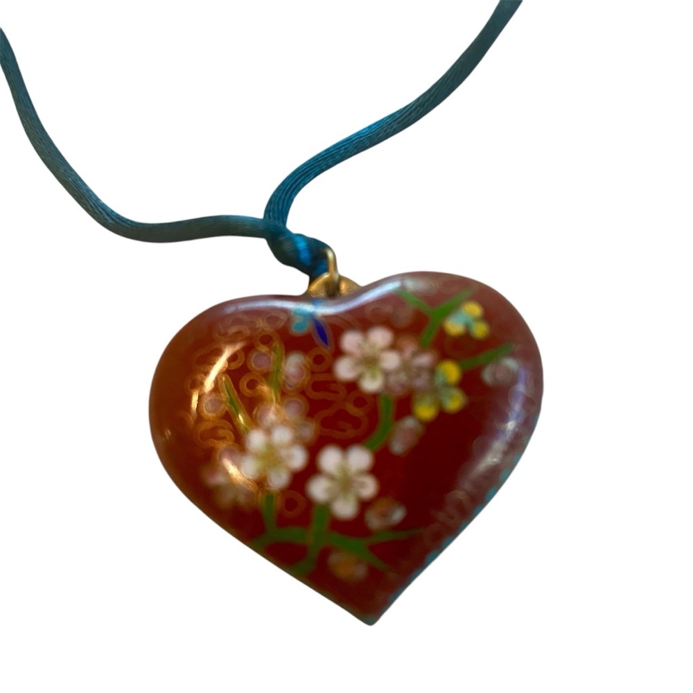 Beautiful brick red Cloisonne & Brass puff heart on a teal blue silk cord - EUC!